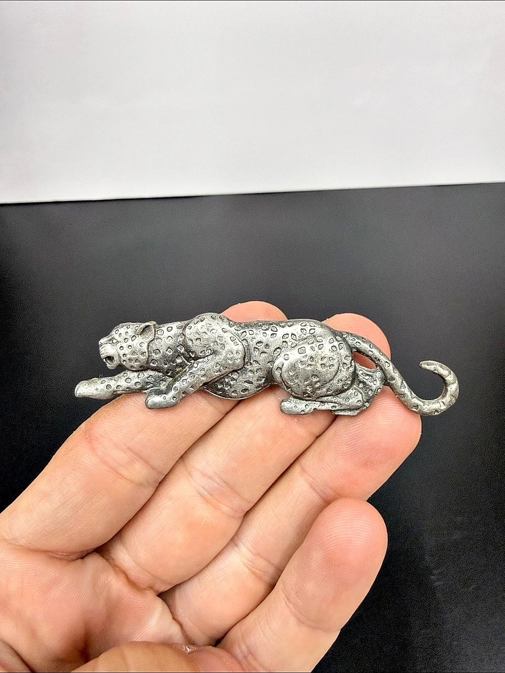 Vintage Silver Tone Spotted Leopard Cheetah Brooch Pin Unmarked Big Cat Jewelry
